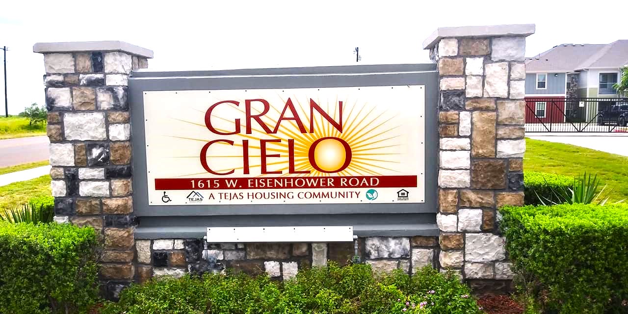 Gran Cielo monument sign